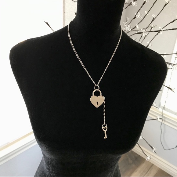 3D Lock and Key Pendant on Single Weave Link Chain - Picture 3 of 3